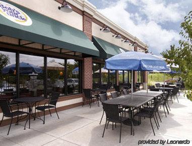 Travelodge By Wyndham Iowa City Restaurant photo